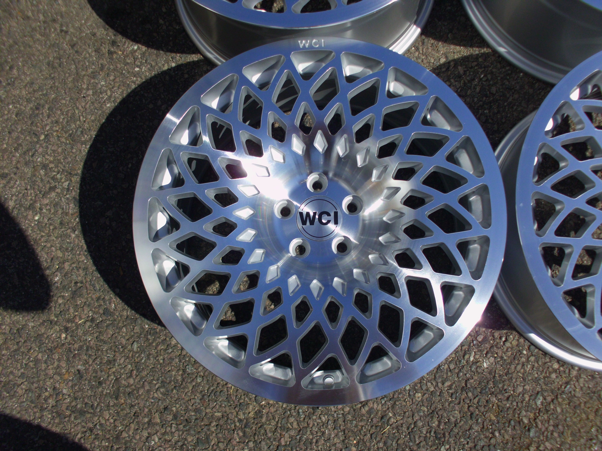 NEW 18" WCI MT10 ALLOY WHEELS IN HYPER SILVER WITH POLISHED FACE, EXTREME CONCAVE REARS et35/35